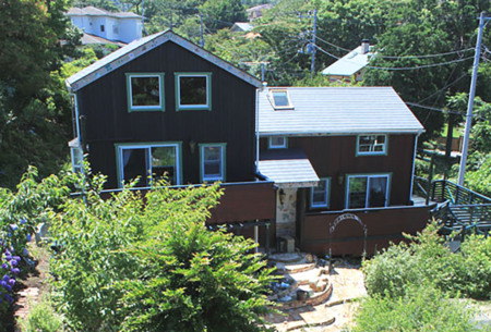 Garden and Cottage 鳥と木の実