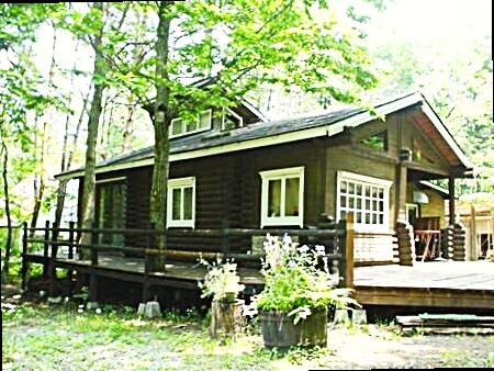 ログハウス ラナの家 ドングリ棟